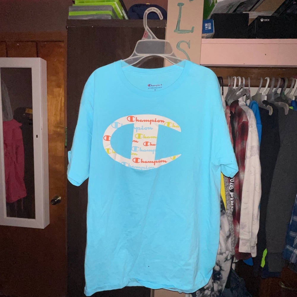 Champion Tee- shirt Logo size: Medium